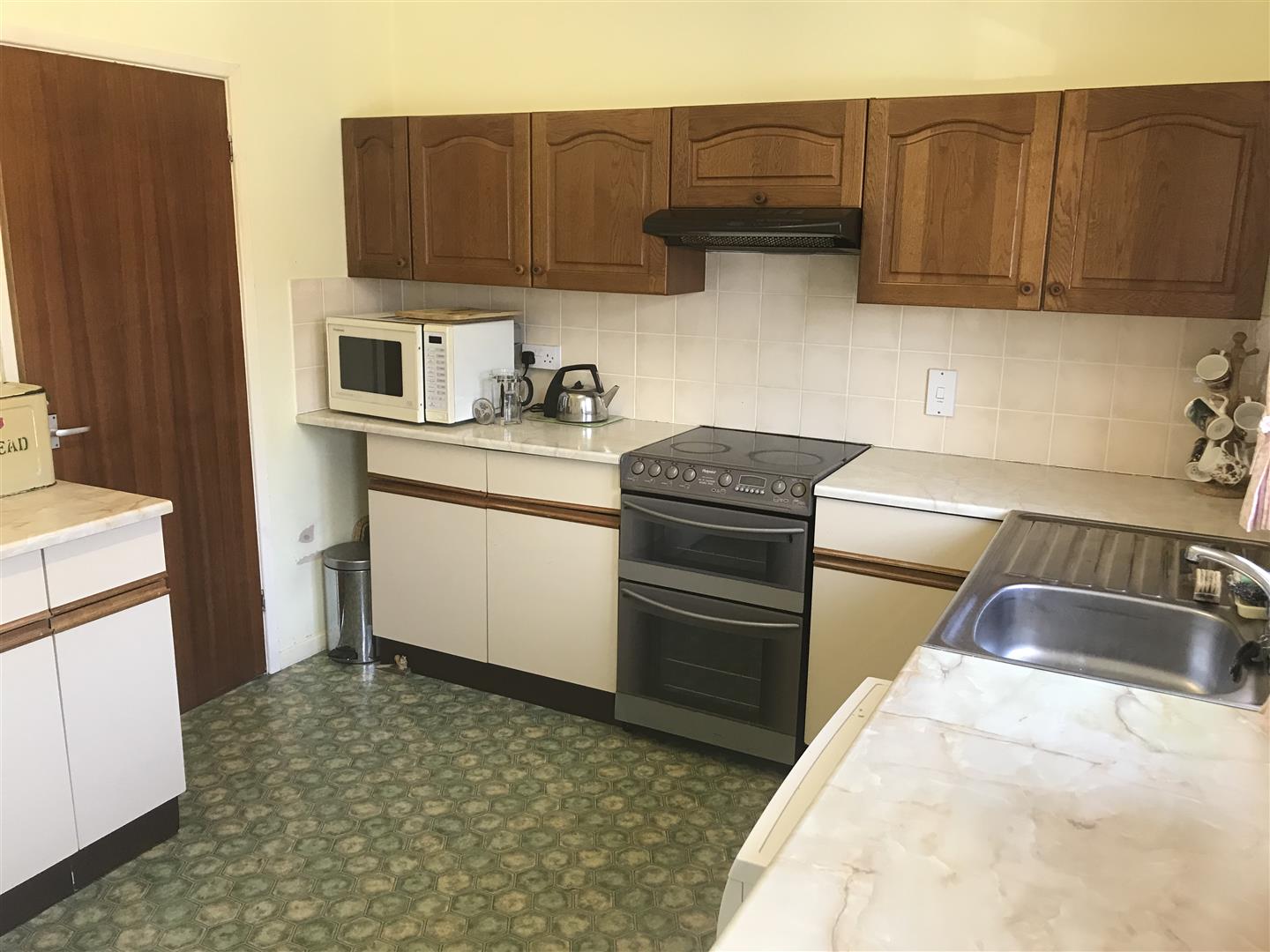 KITCHEN/BREAKFAST ROOM
